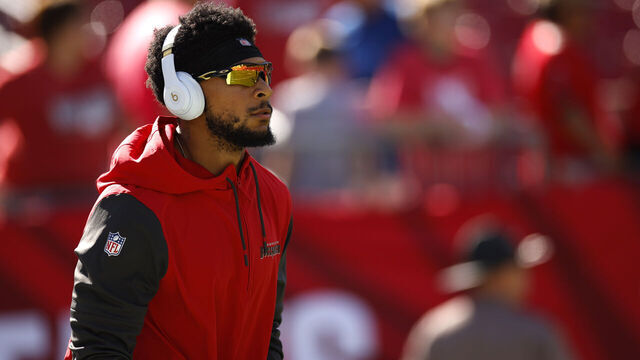 TAMPA, FLORIDA - DECEMBER 08: Antoine Winfield Jr. #31 of the Tampa Bay Buccaneers warms up prior to the game at Raymond James Stadium on December 08, 2024 in Tampa, Florida.