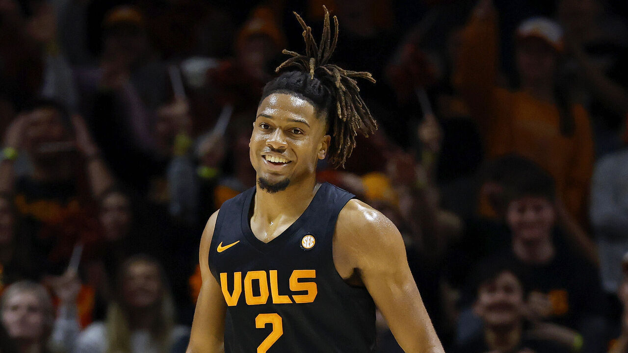 KNOXVILLE, TENNESSEE - DECEMBER 03: Chaz Lanier #2 of the Tennessee Volunteers celebrates after a made basket during the second half against the Syracuse Orange at Thompson-Boling Arena on December 03, 2024 in Knoxville, Tennessee.
