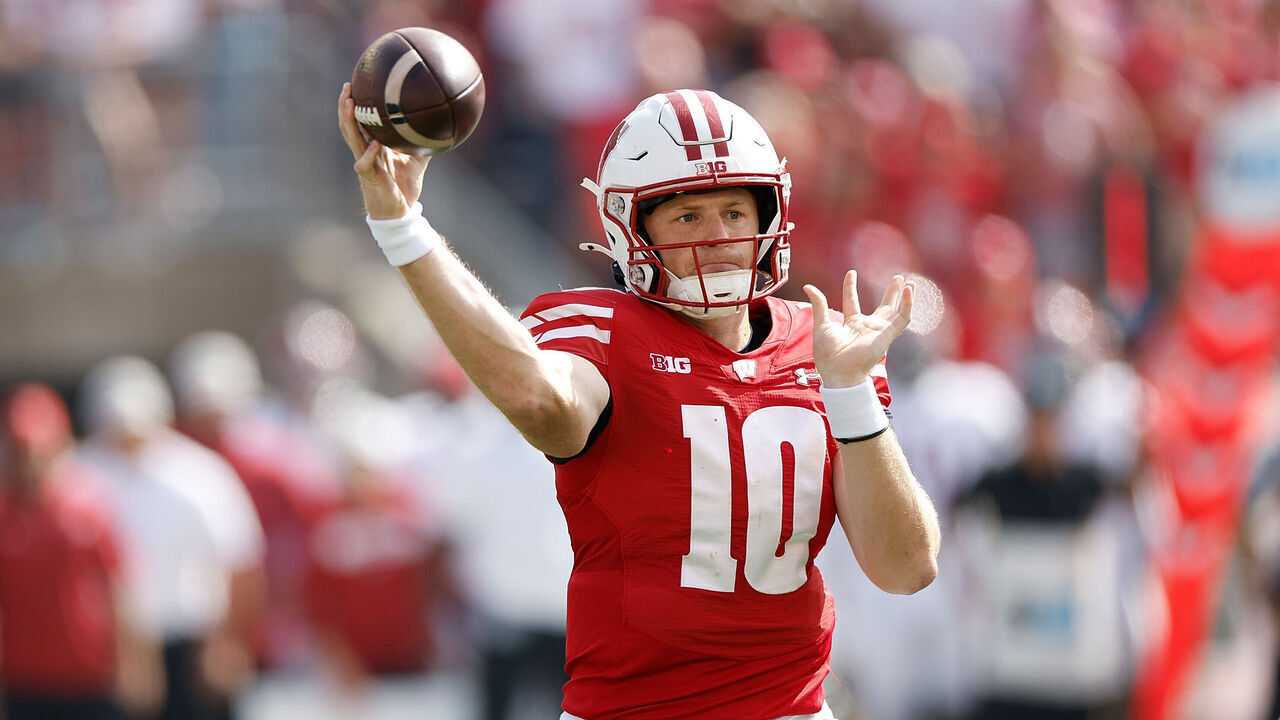 MADISON, WISCONSIN - SEPTEMBER 14: Tyler Van Dyke #10 of the Wisconsin Badgers throws a pass in the first quarter against the Alabama Crimson Tide at Camp Randall Stadium on September 14, 2024 in Madison, Wisconsin.