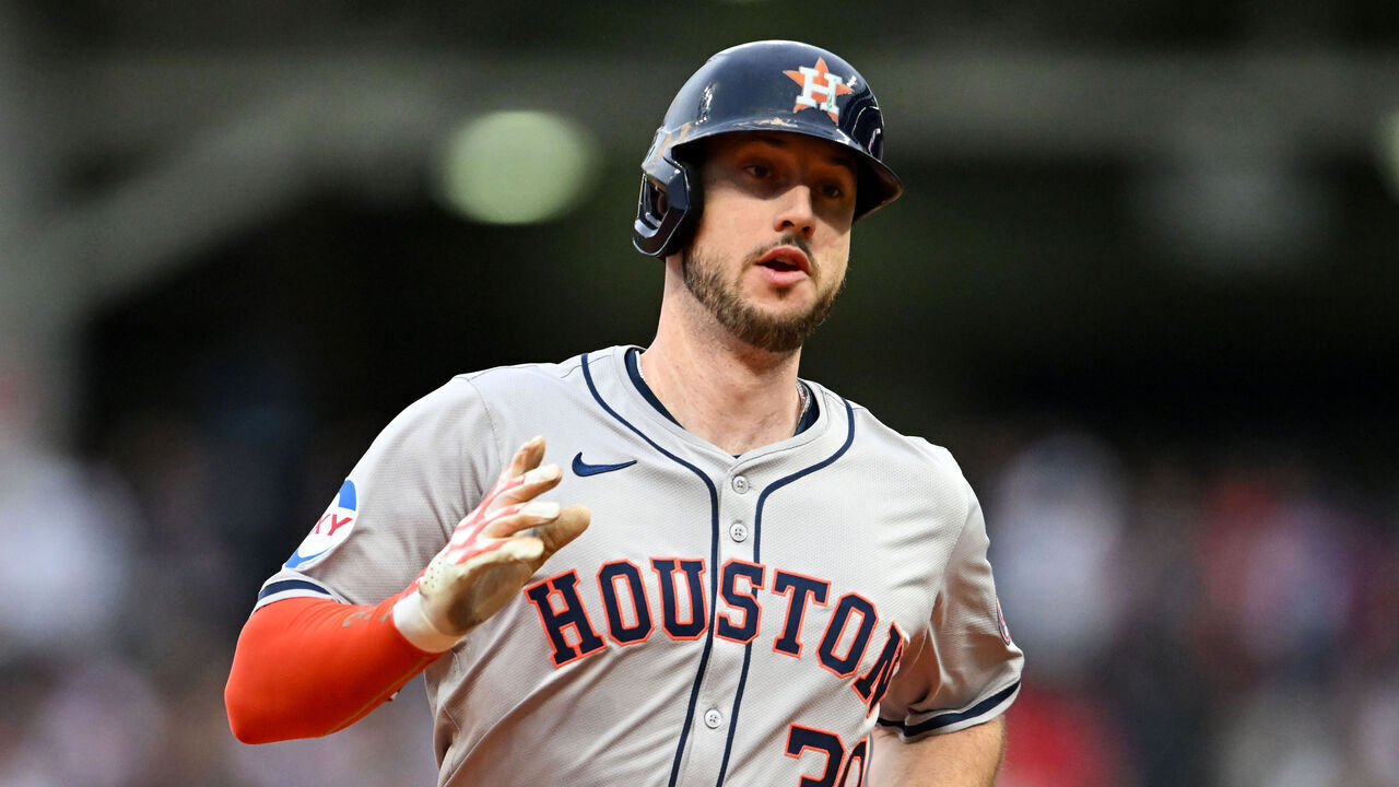 CLEVELAND, OHIO - SEPTEMBER 28: Kyle Tucker #30 of the Houston Astros runs to third base during the first inning against the Cleveland Guardians at Progressive Field on September 28, 2024 in Cleveland, Ohio.