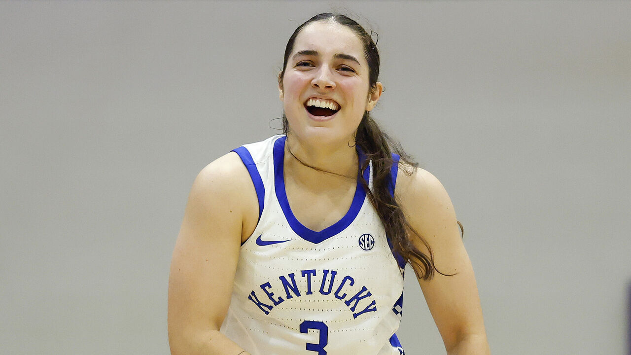 NASHVILLE, TENNESSEE - NOVEMBER 26: Georgia Amoore #3 of the Kentucky Wildcats reacts to a play during the first half between the Kentucky Wildcats and the Arizona State Sun Devils on November 26, 2024 in Nashville, Tennessee.