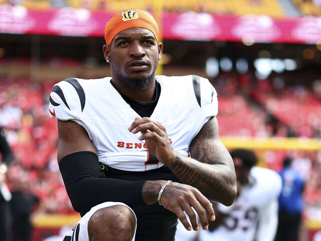 KANSAS CITY, MO - SEPTEMBER 15: Ja'Marr Chase #1 of the Cincinnati Bengals warms up prior to an NFL football game against the Kansas City Chiefs at GEHA Field at Arrowhead Stadium on September 15, 2024 in Kansas City, Missouri.