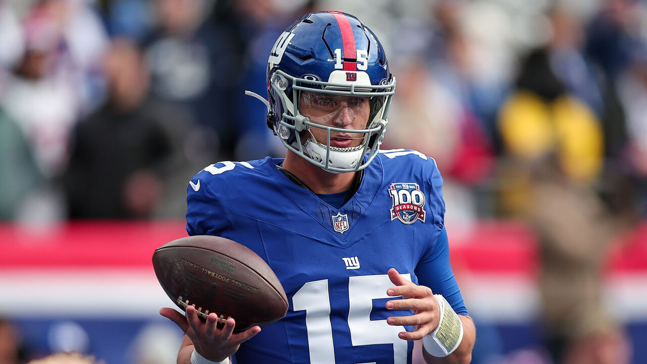EAST RUTHERFORD, NEW JERSEY - NOVEMBER 24: Tommy DeVito #15 of the New York Giants warms up prior to the game against the Tampa Bay Buccaneers at MetLife Stadium on November 24, 2024 in East Rutherford, New Jersey.