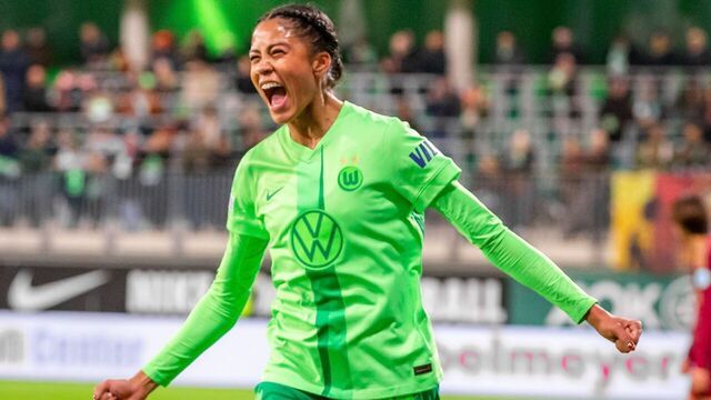 WOLFSBURG, GERMANY - DECEMBER 11: Sveindis Jonsdottir of VfL Wolfsburg celebrates her goal during the UEFA Women's Champions League match between VfL Wolfsburg and AS Roma at AOK-Stadion on December 11, 2024 in Wolfsburg, Germany.