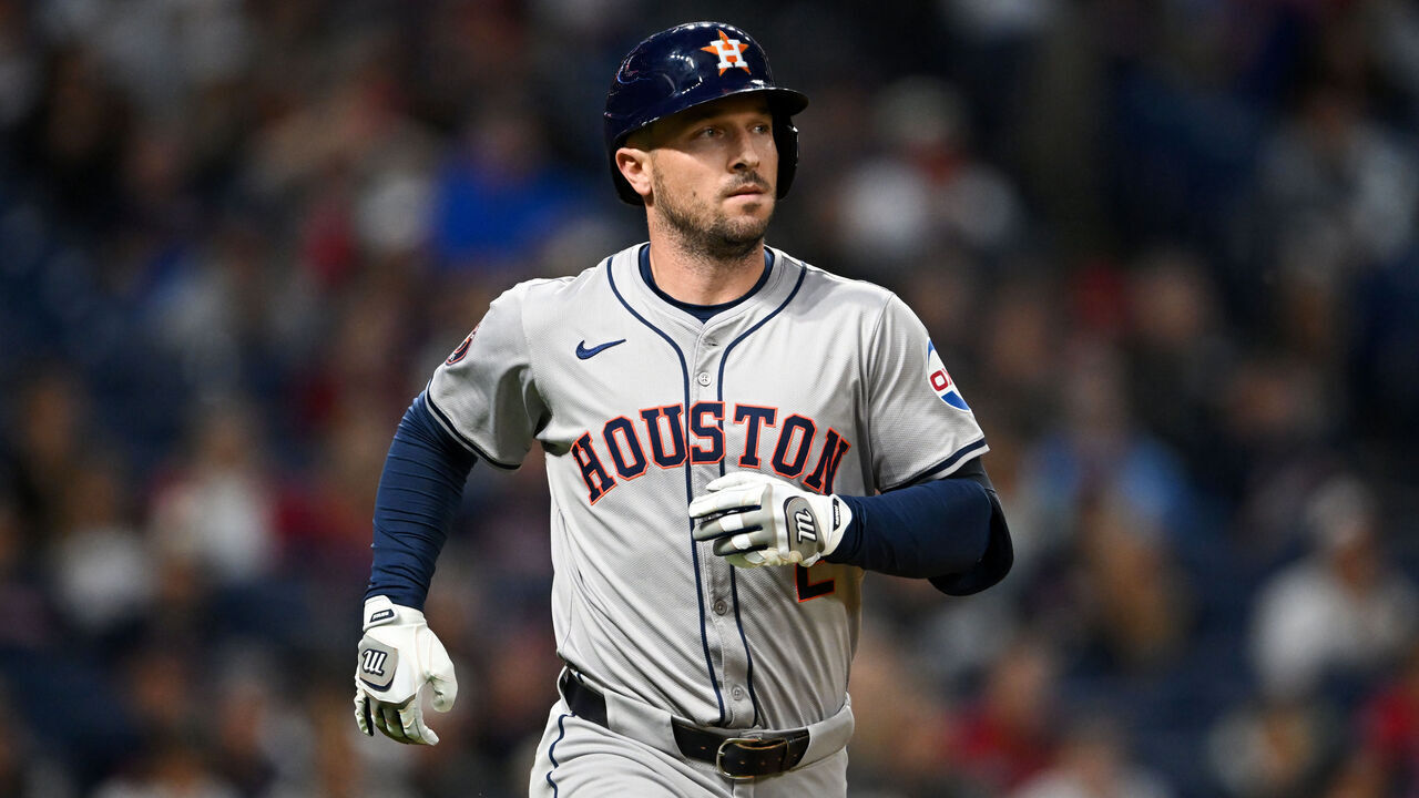 CLEVELAND, OHIO - SEPTEMBER 27: Alex Bregman #2 of the Houston Astros runs out an RBI sacrifice fly ball during the first inning against the Cleveland Guardians at Progressive Field on September 27, 2024 in Cleveland, Ohio.