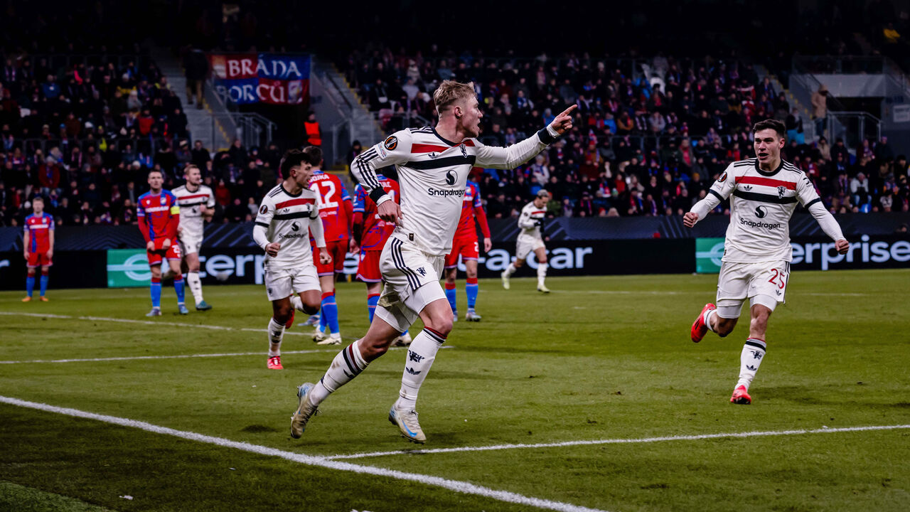 PLZEN, CZECH REPUBLIC - DECEMBER 12: Rasmus Hojlund of Manchester United celebrates scoring his teams second goal during the UEFA Europa League 2024/25 League Phase MD6 match between FC Viktoria Plzen and Manchester United at Stadion mesta Plzne on December 12, 2024 in Plzen, Czech Republic.