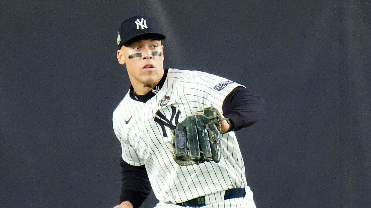 NEW YORK, NY - OCTOBER 30: Aaron Judge #99 of the New York Yankees drops a fly ball in the fifth inning during Game 5 of the 2024 World Series presented by Capital One between the Los Angeles Dodgers and the New York Yankees at Yankee Stadium on Wednesday, October 30, 2024 in New York, New York.