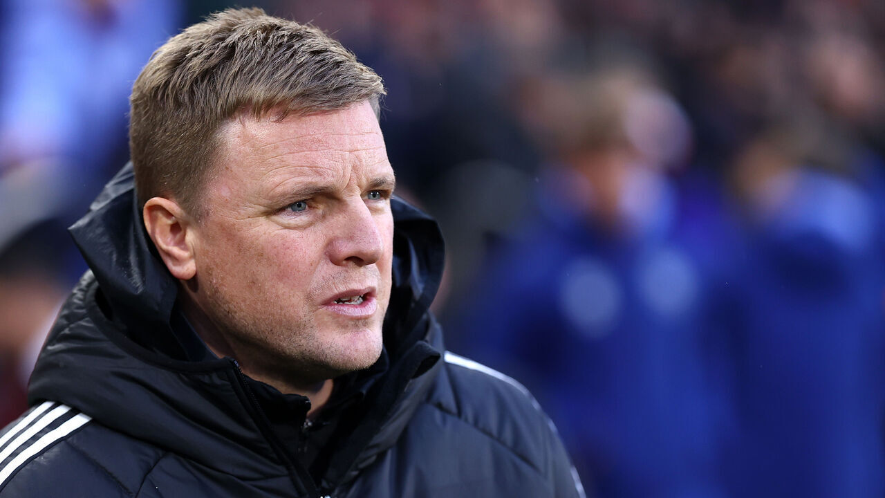 BRENTFORD, ENGLAND - DECEMBER 07: Newcastle Manager Eddie Howe looks on during the Premier League match between Brentford FC and Newcastle United FC at Brentford Community Stadium on December 07, 2024 in Brentford, England.