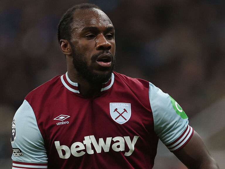 West Ham to visit Antonio in hospital after 'miracle' escape from car crash West Ham to visit Antonio in hospital after 'miracle' escape from car crash