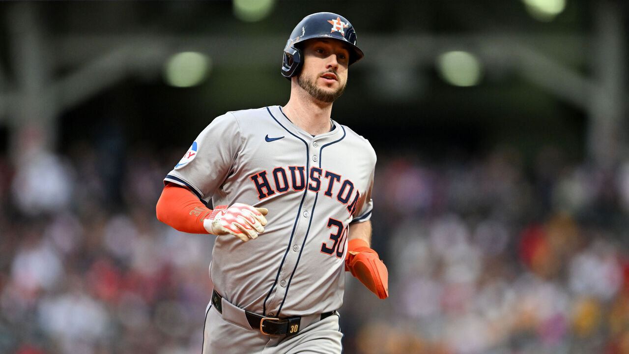 CLEVELAND, OHIO - SEPTEMBER 28: Kyle Tucker #30 of the Houston Astros runs to third base during the first inning against the Cleveland Guardians at Progressive Field on September 28, 2024 in Cleveland, Ohio.