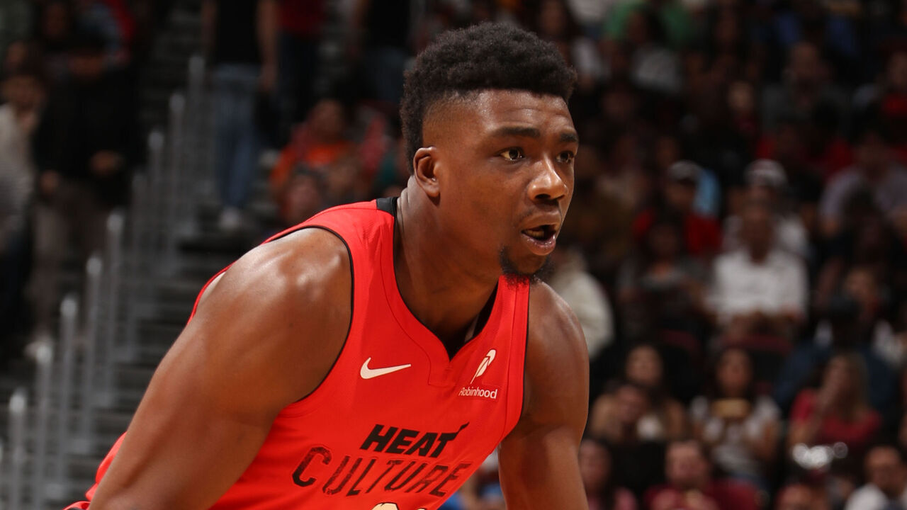 MIAMI, FL - DECEMBER 8: Thomas Bryant #31 of the Miami Heat dribbles the ball during the game against the Cleveland Cavaliers on December 8, 2024 at Kaseya Center in Miami, Florida. Mandatory Copyright Notice: Copyright 2024 NBAE