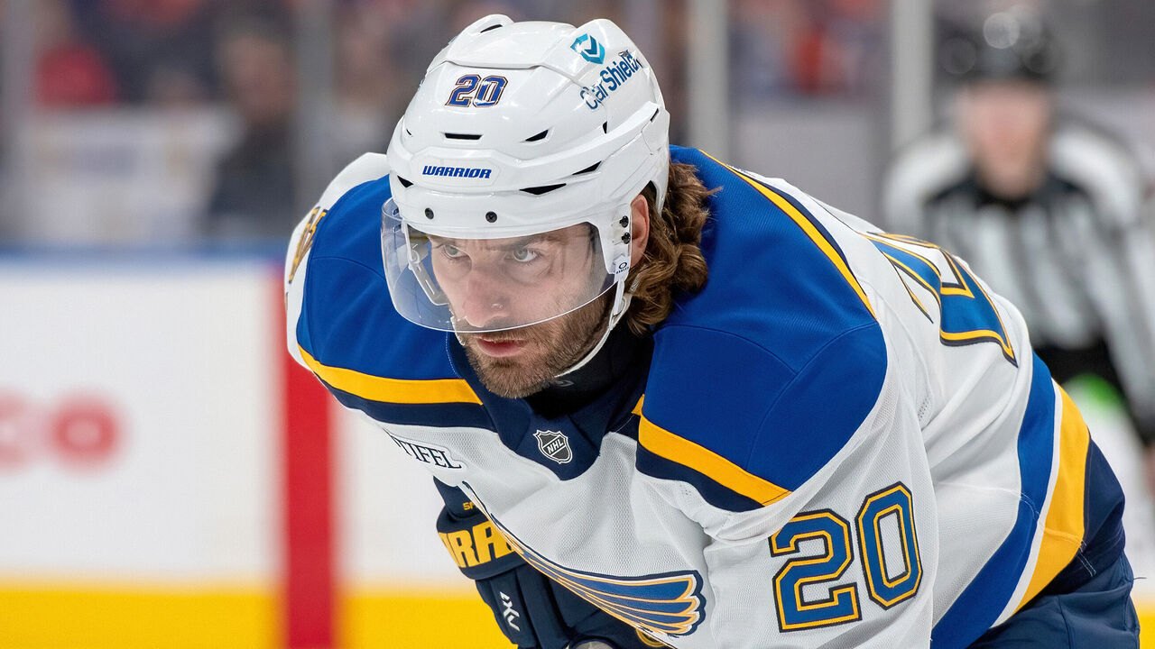 EDMONTON, CANADA DECEMBER 7: Brandon Saad #20 of the St. Louis Blues awaits a face-off during the game against the Edmonton Oilers at Rogers Place on December 7, 2024, in Edmonton, Alberta, Canada.