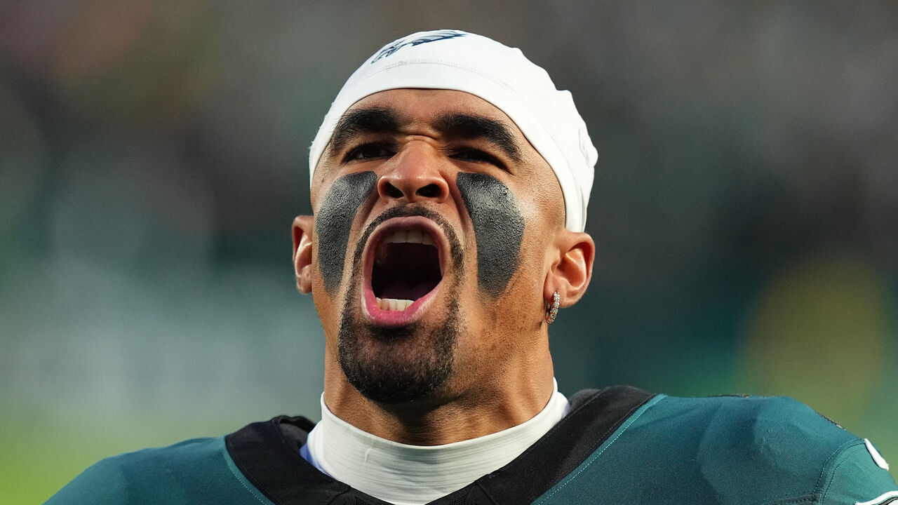 PHILADELPHIA, PENNSYLVANIA - DECEMBER 15: Jalen Hurts #1 of the Philadelphia Eagles reacts before the game against the Pittsburgh Steelers at Lincoln Financial Field on December 15, 2024 in Philadelphia, Pennsylvania.