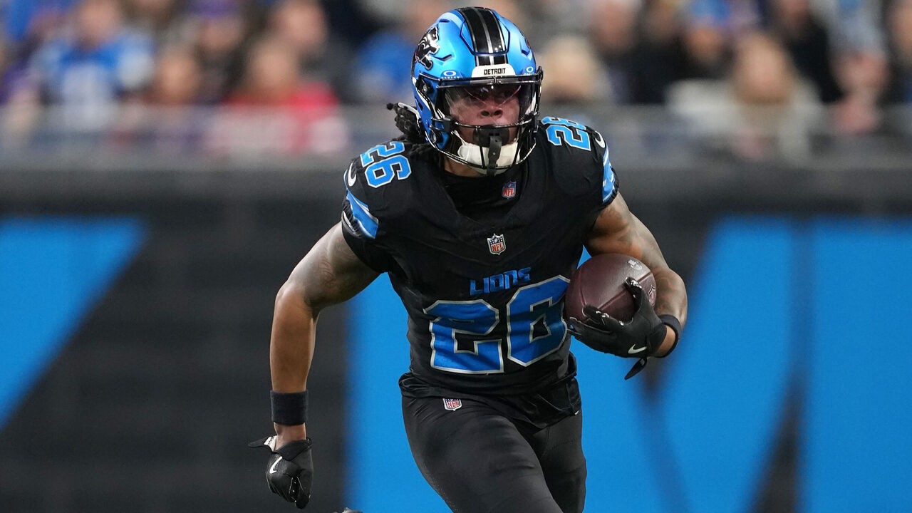 DETROIT, MICHIGAN - DECEMBER 15: Jahmyr Gibbs #26 of the Detroit Lions runs with the ball in the first quarter against the Buffalo Bills at Ford Field on December 15, 2024 in Detroit, Michigan.