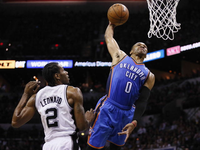 VIDEO: Injured Westbrook throws down left-handed slam in | theScore
