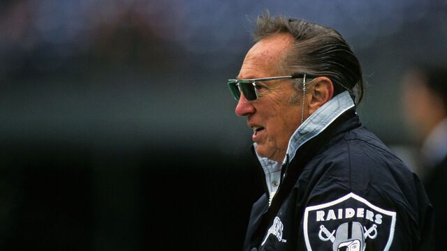 CINCINNATI, OH - NOVEMBER 5: Team owner Al Davis of the Oakland Raiders looks on from the field before a game against the Cincinnati Bengals at Riverfront Stadium on November 5, 1995 in Cincinnati, Ohio. The Raiders defeated the Bengals 20-17.