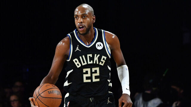 LAS VEGAS, NV - DECEMBER 14: Khris Middleton #22 of the Milwaukee Bucks dribbles the ball during the game against the Atlanta Hawks during the Emirates NBA Cup Semifinal game on December 14, 2024 at T-Mobile Arena in Las Vegas, Nevada. NOTE TO USER: User expressly acknowledges and agrees that, by downloading and/or using this Photograph, user is consenting to the terms and conditions of the Getty Images License Agreement. Mandatory Copyright Notice: Copyright 2024 NBAE