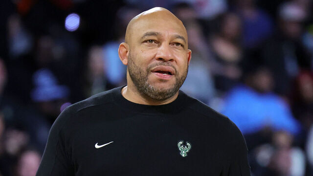 LAS VEGAS, NEVADA - DECEMBER 14: Assistant coach Darvin Ham of the Milwaukee Bucks talks to a player during a break in the second half of a semifinal game of the Emirates NBA Cup against the Atlanta Hawks at T-Mobile Arena on December 14, 2024 in Las Vegas, Nevada. The Bucks defeated the Hawks 110-102.