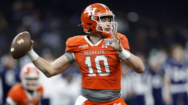 NEW ORLEANS, LOUISIANA - DECEMBER 19: Hunter Watson #10 of the Sam Houston State Bearkats drops back to pass during the R+L Carriers New Orleans Bowl against the Georgia Southern Eagles at Caesars Superdome on December 19, 2024 in New Orleans, Louisiana.