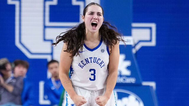 LEXINGTON, KENTUCKY - NOVEMBER 18: Georgia Amoore #3 of the Kentucky Wildcats celebrates in the fourth quarter against the Purdue Fort Wayne Mastodons at the Memorial Coliseum on November 18, 2024 in Lexington, Kentucky.