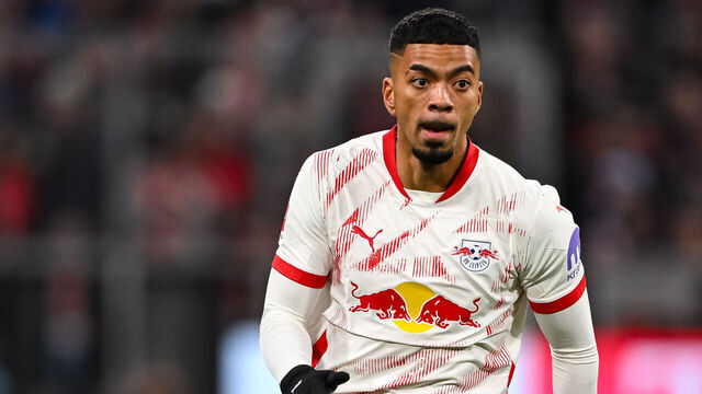 MUNICH, GERMANY - DECEMBER 20: Benjamin Henrichs of Leipzig in action during the Bundesliga match between FC Bayern München and RB Leipzig at Allianz Arena on December 20, 2024 in Munich, Germany.