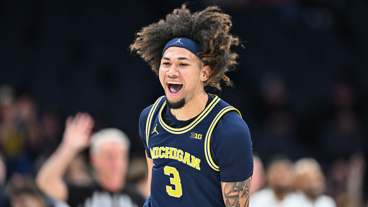 CHARLOTTE, NORTH CAROLINA - DECEMBER 18: Tre Donaldson #3 of the Michigan Wolverines reacts in the second half of his game against the Oklahoma Sooners during the Jumpman Invitational at Spectrum Center on December 18, 2024 in Charlotte, North Carolina.
