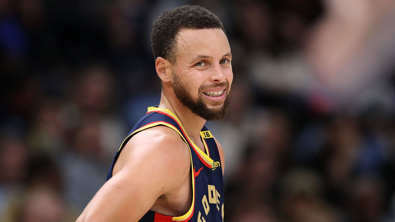 MEMPHIS, TENNESSEE - DECEMBER 19: Stephen Curry #30 of the Golden State Warriors reacts during the second half against the Memphis Grizzlies at FedExForum on December 19, 2024 in Memphis, Tennessee.