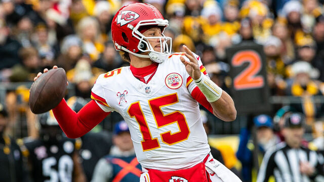 PITTSBURGH, PA - DECEMBER 25: Kansas City Chiefs quarterback Patrick Mahomes (15) throws a pass during the regular season NFL football game between the Kansas City Chiefs and Pittsburgh Steelers on December 25, 2024 at Acrisure Stadium in Pittsburgh, PA.