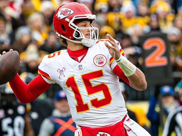 PITTSBURGH, PA - DECEMBER 25: Kansas City Chiefs quarterback Patrick Mahomes (15) throws a pass during the regular season NFL football game between the Kansas City Chiefs and Pittsburgh Steelers on December 25, 2024 at Acrisure Stadium in Pittsburgh, PA.