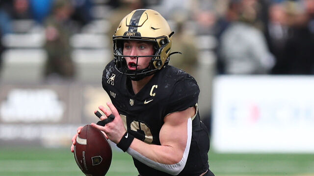 WEST POINT, NEW YORK - NOVEMBER 30: Bryson Daily #13 of the Army Black Knights runs for a short gain during the game against the UTSA Roadrunners at Michie Stadium on November 30, 2024 in West Point, New York.
