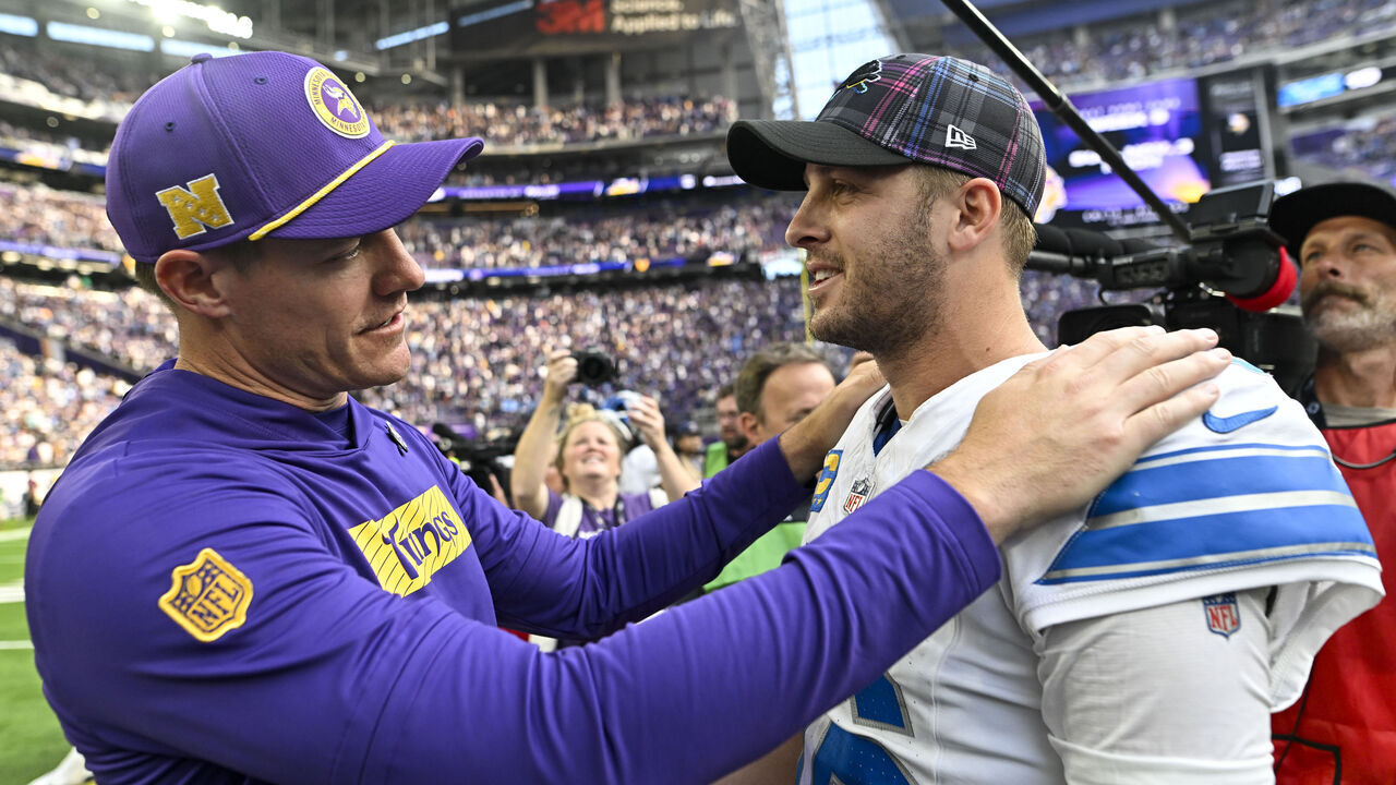 MINNEAPOLIS, MINNESOTA - OCTOBER 20: Head coach Kevin O'Connell of the Minnesota Vikings greets Jared Goff #16 of the Detroit Lions after the Lions defeated the Vikings, 31-29 at U.S. Bank Stadium on October 20, 2024 in Minneapolis, Minnesota.