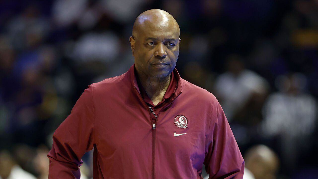 BATON ROUGE, LOUISIANA - DECEMBER 03: Head coach Leonard Hamilton of the Florida State Seminoles reacts to a play during the second half against the LSU Tigers at Pete Maravich Assembly Center on December 03, 2024 in Baton Rouge, Louisiana.