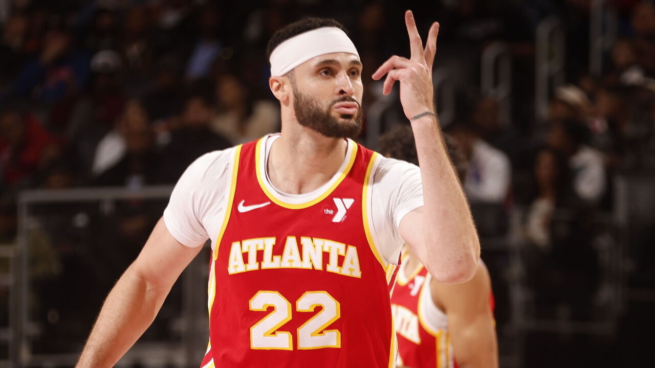 DETROIT, MI - NOVEMBER 8: Larry Nance Jr. #22 of the Atlanta Hawks celebrates during the game against the Detroit Pistons during a regular season game on November 8, 2024 at Little Caesars Arena in Detroit, Michigan. NOTE TO USER: User expressly acknowledges and agrees that, by downloading and/or using this photograph, User is consenting to the terms and conditions of the Getty Images License Agreement. Mandatory Copyright Notice: Copyright 2024 NBAE