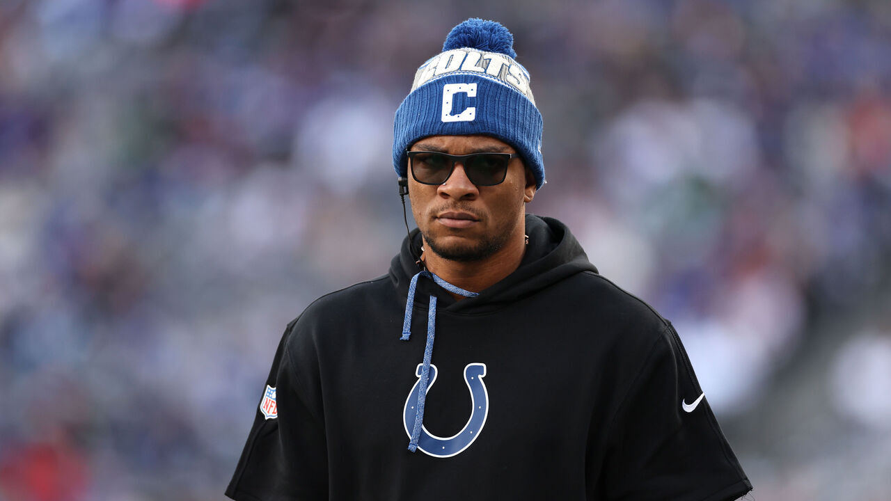 EAST RUTHERFORD, NEW JERSEY - DECEMBER 29: Anthony Richardson #5 of the Indianapolis Colts looks on during the second quarter against the New York Giants at MetLife Stadium on December 29, 2024 in East Rutherford, New Jersey.