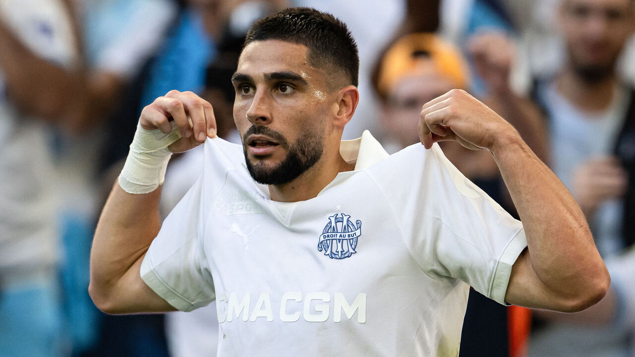 CORRECTION / Marseille's French-Argentinian forward #32 Neal Maupay celebrates after scoring his team's first goal during the French L1 football match between Olympique Marseille (OM) and Nice at the Stade Velodrome in Marseille, southern France on September 14, 2024.