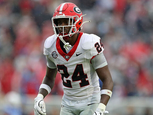 OXFORD, MISSISSIPPI - NOVEMBER 09: Malaki Starks #24 of the Georgia Bulldogs during the game against the Mississippi Rebels at Vaught-Hemingway Stadium on November 09, 2024 in Oxford, Mississippi.
