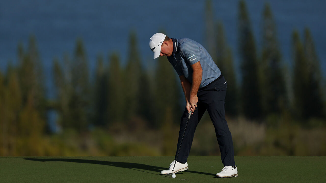 KAPALUA, HAWAII - JANUARY 02: Tom Hoge of the United States putts on the fifth green during the first round of The Sentry 2025 at Plantation Course at Kapalua Golf Club on January 02, 2025 in Kapalua, Hawaii.