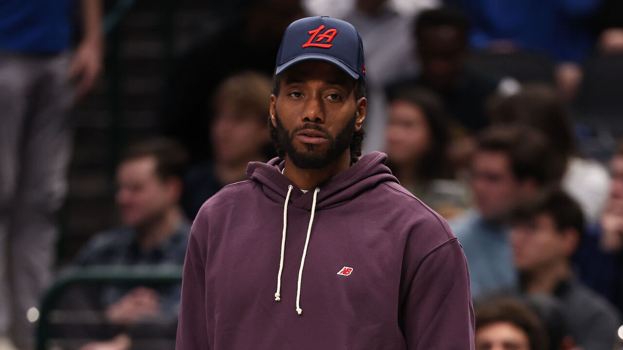 DALLAS, TEXAS - DECEMBER 19: Kawhi Leonard #2 of the LA Clippers looks on during the second half of the game against the Dallas Mavericks at American Airlines Center on December 19, 2024 in Dallas, Texas. NOTE TO USER: User expressly acknowledges and agrees that, by downloading and/or using this photograph, user is consenting to the terms and conditions of the Getty Images License Agreement.
