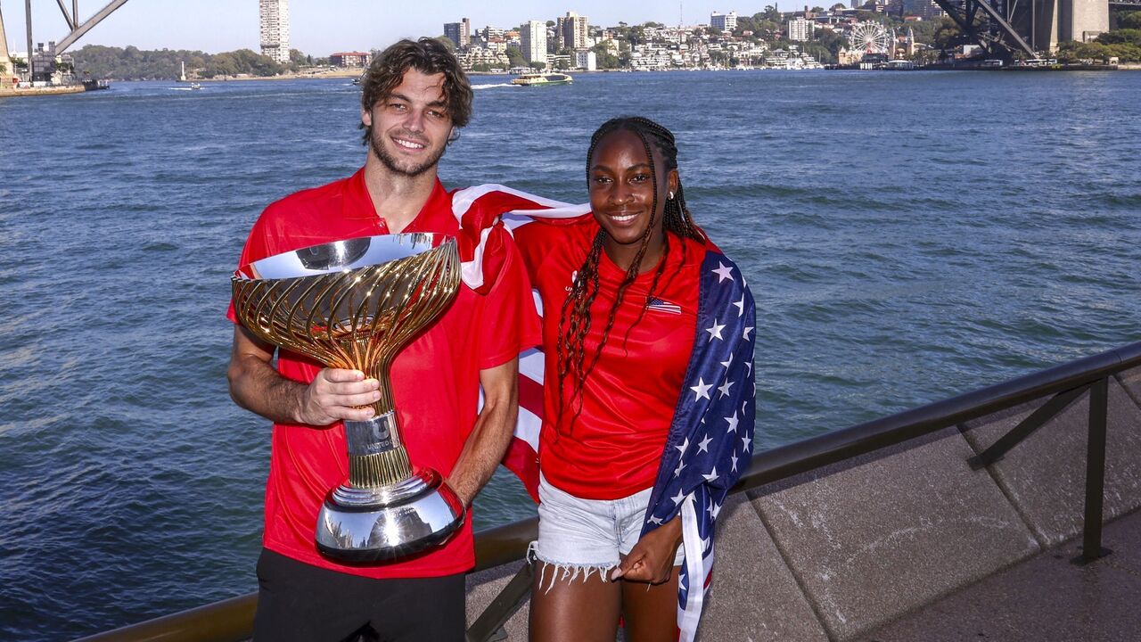 Gauff beats Swiatek again as U.S. wins United Cup for 2nd time in 3 years | theScore.com