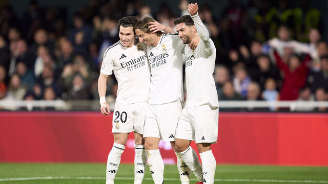 CARTAGENA, SPAIN - JANUARY 06: Luka Modric of Real Madrid CF celebrates with his teammates after scoring his team's fourth goal during the Copa del Rey Round of 32 match between Deportivo Minera and Real Madrid CF at Estadio Cartagonova on January 06, 2025 in Cartagena, Spain.