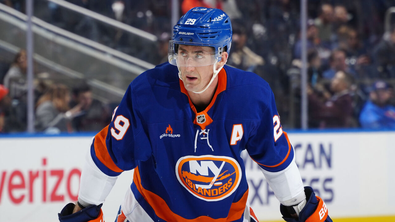 ELMONT, NEW YORK - DECEMBER 10: Brock Nelson #29 of the New York Islanders in action against the Los Angeles Kings at UBS Arena on December 10, 2024 in Elmont, New York. Los Angeles Kings defeated the New York Islanders 3-1.