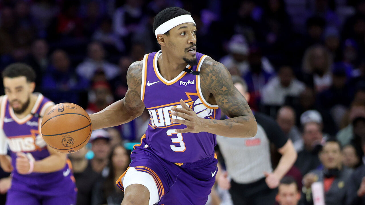 PHILADELPHIA, PENNSYLVANIA - JANUARY 06: Bradley Beal #3 of the Phoenix Suns dribbles the ball during a game against the Philadelphia 76ers at the Wells Fargo Center on January 06, 2025 in Philadelphia, Pennsylvania.