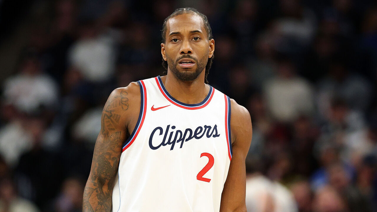 MINNEAPOLIS, MINNESOTA - JANUARY 06: Kawhi Leonard #2 of the LA Clippers looks on against the Minnesota Timberwolves in the first quarter at Target Center on January 06, 2025 in Minneapolis, Minnesota.