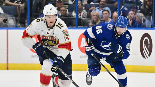 TAMPA, FLORIDA - APRIL 25: Aleksander Barkov #16 of the Florida Panthers carries the puck against Nikita Kucherov #86 of the Tampa Bay Lightning in the third period during Game Three of the First Round of the 2024 Stanley Cup Playoffs at Amalie Arena on April 25, 2024 in Tampa, Florida.