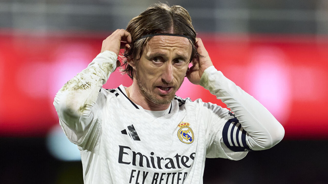 CARTAGENA, SPAIN - JANUARY 06: Luka Modric of Real Madrid looks on during the Copa del Rey Round of 32 match between Deportivo Minera and Real Madrid CF at Estadio Cartagonova on January 06, 2025 in Cartagena, Spain.