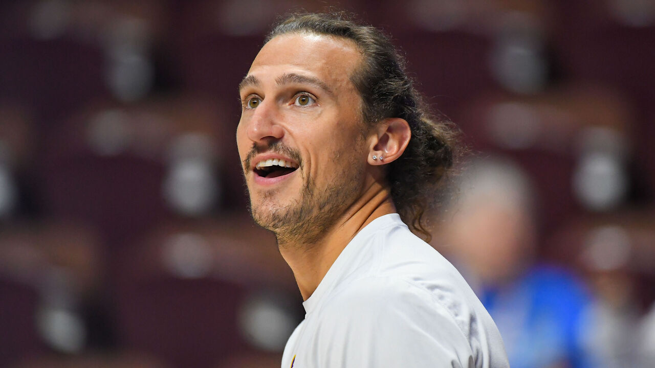 UNCASVILLE, CT - SEPTEMBER 05: Los Angeles Sparks assistant coach Chris Koclanes looks on before a WNBA game between the Los Angeles Sparks and the Connecticut Sun on September 5, 2023, at Mohegan Sun Arena in Uncasville, CT.