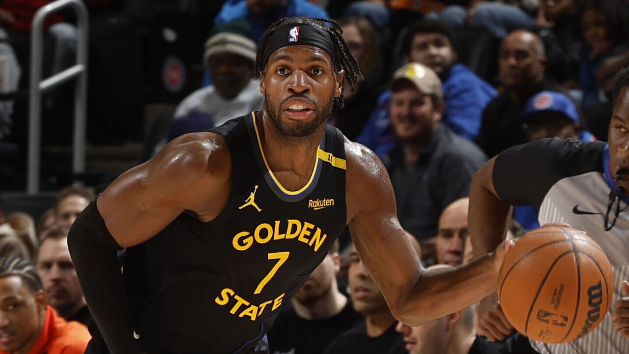DETROIT, MI - JANUARY 09: Buddy Hield #7 of the Golden State Warriors dribbles the ball during the game against the Detroit Pistons on January 09, 2025 at Little Caesars Arena in Detroit, Michigan. NOTE TO USER: User expressly acknowledges and agrees that, by downloading and/or using this photograph, User is consenting to the terms and conditions of the Getty Images License Agreement. Mandatory Copyright Notice: Copyright 2025 NBAE