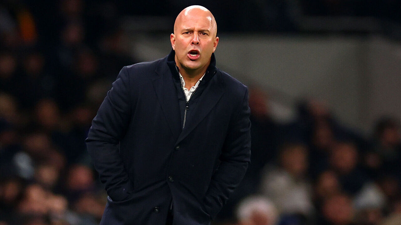 LONDON, ENGLAND - JANUARY 08: Liverpool manager Arne Slot looks on during the Carabao Cup Semi Final First Leg match between Tottenham Hotspur and Liverpool at Tottenham Hotspur Stadium on January 08, 2025 in London, England.