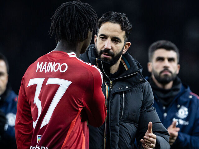 Vụ Kobbie Mainoo rời Manchester United chính thức xong, HLV Ruben Amorim chốt xong 'tiền vệ mới'