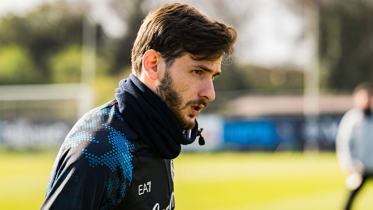 NAPLES, ITALY - JANUARY 08: SSC Napoli Player Khvicha Kvaratskhelia attends the morning training session at SSC Napoli Training Center on January 08, 2025 in Naples, Italy.
